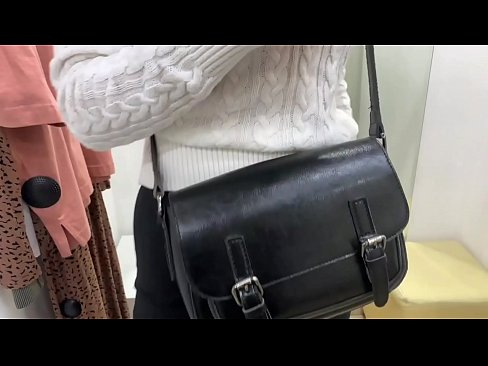 ❤️ Masturbim publik i kurvës së re FeralBerry me një dildo në dhomën e montimit Video seksi në sq.full-porner.ru ❌️❤